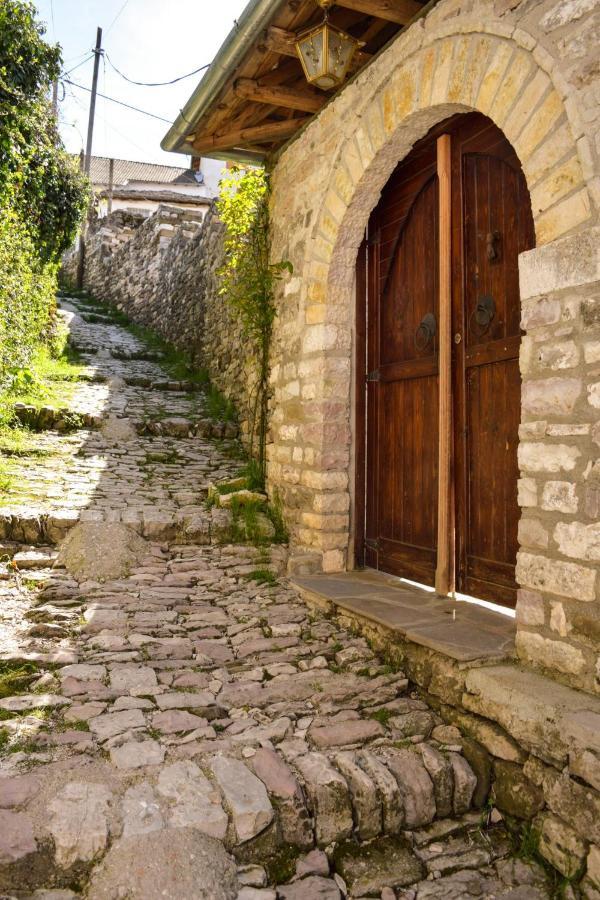 Sokaku I Te Marreve Guesthouse Gjirokaster Exterior photo